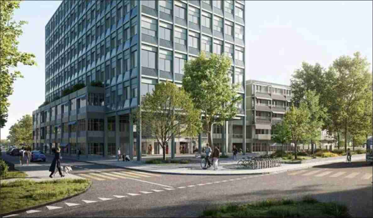 Visualisierung des Gebäudes «U8» an der Untermattweg 8 in Bern, Blickrichtung Südwest. Ein mehrstöckiger Neubau mit Glasfassade an einer Strassenkreuzung mit Fussgängerstreifen. Die Fahrbahn ist asphaltiert und trocken. Auf dem Trottoir befinden sich Fahrradständer mit abgestellten Velos. Fussgänger, teils mit Hund, überqueren die Strasse, weitere Personen fahren Velo. Bäume säumen die Strasse.
