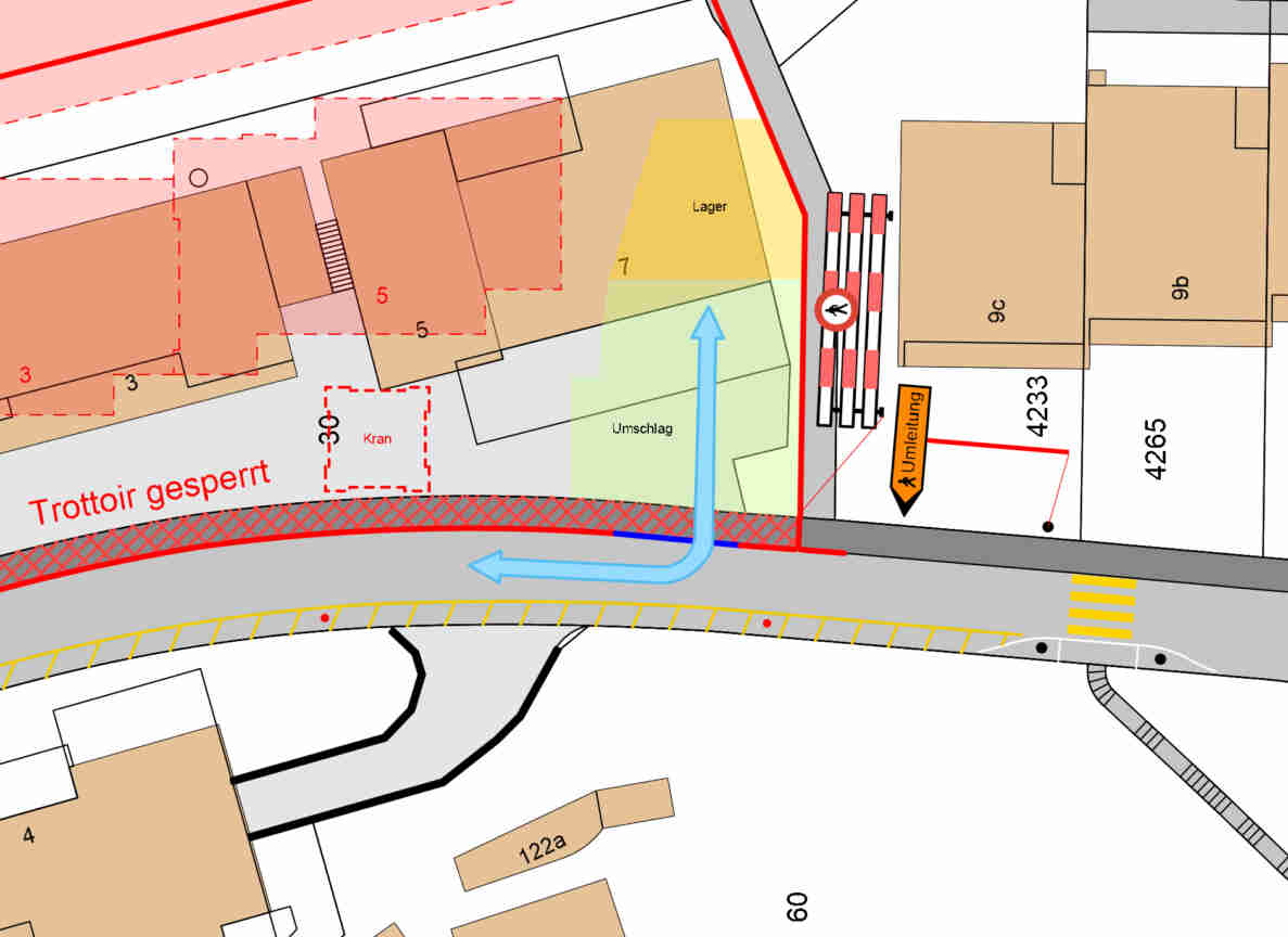 Ausschnitt Massnahmenplan Bolligen, Flugbrunnenareal Wohnüberbauung: Planskizze mit Baustellenbereichen (Lager, Umschlag, Kran), rot markierter Baustellenabgrenzung entlang der Strasse und rot schraffiertem, gesperrtem Trottoir. Ein Bauzaun mit Sperrsignal für Fussgänger nach links kennzeichnet die abgesperrte Zone, daneben ein oranger Umleitungspfeil für Fussgänger. Blaue Pfeile zeigen die Umleitungsroute über die Fahrbahn Richtung Fussgängerstreifen bei den Liegenschaften 4233 und 4265.