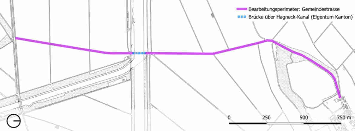Kartenausschnitt der Siselenstrasse bei Walperswil mit eingezeichnetem Bearbeitungsperimeter (Gemeindestrasse) in Pink sowie der Brücke über den Hagneck-Kanal (Eigentum Kanton) als blau gestrichelte Linie. Die Basiskarte zeigt Parzellengrenzen, umliegende Wege und Gewässerstrukturen. Massstabsleiste (0–750 m) und Nordpfeil unten links. Keine Verkehrsteilnehmer oder Signalisationen dargestellt.
