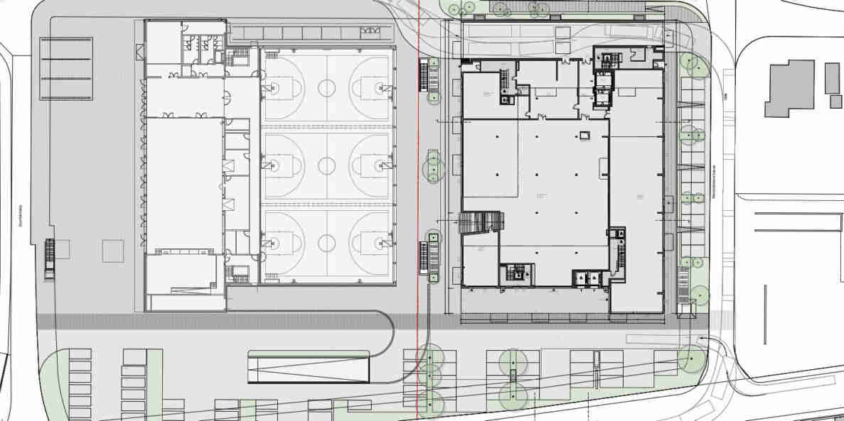 Architektonischer Situationsplan mit Grundrissdarstellung zweier Gebäudekomplexe, links eine Dreifachsporthalle mit drei Basketballfeldern, rechts ein grösseres Gebäude mit unterteilten Räumen. Dazwischen verläuft eine rot markierte Linie. Umgebende Flächen zeigen Bäume als grüne Kreise, Parkplätze, Wege und angrenzende Strassen (Kornfeldweg, Meiwaldstrasse) sowie weitere Gebäudeumrisse.