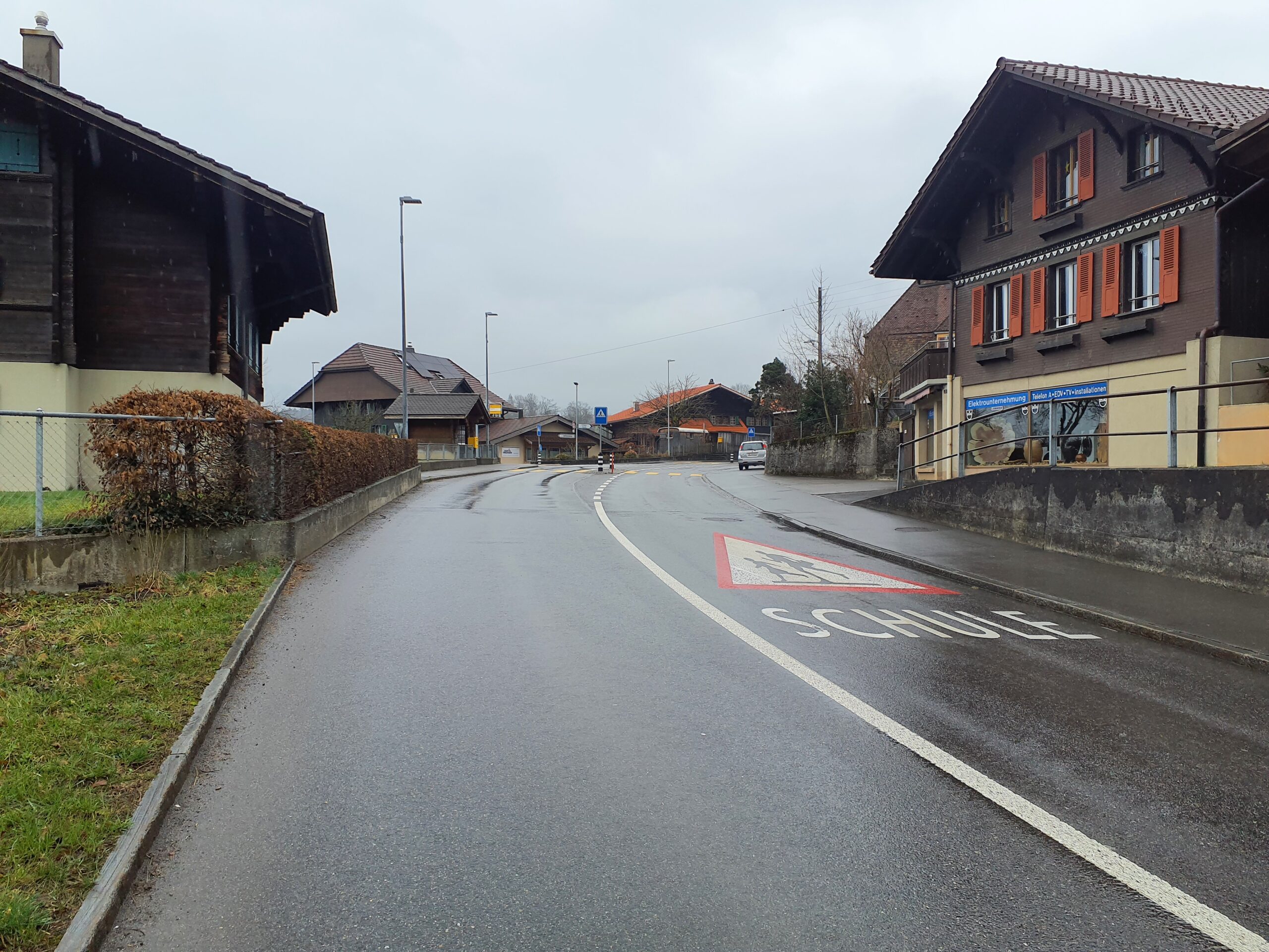 Ortsdurchfahrt Hondrich, Blickrichtung Süd