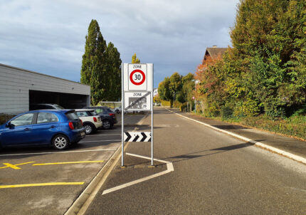 Signalisation und Markierung in Frauenkappelen